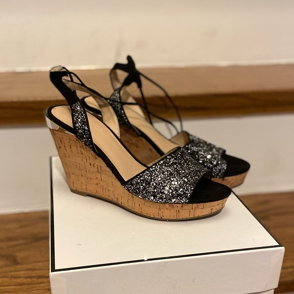 Guess platform sandals - perfect for homecoming!